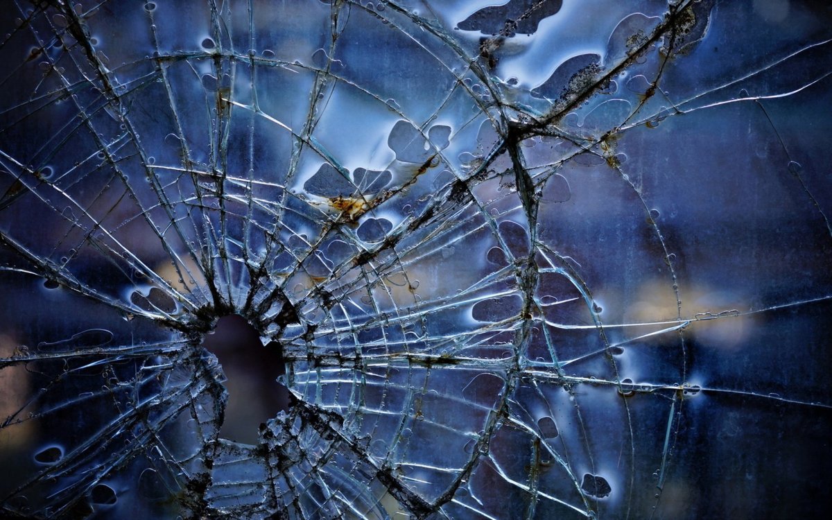 Разбитое стекло