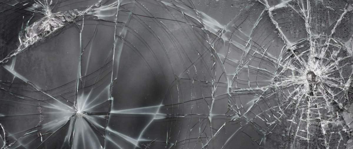 Картина разбитого стекла