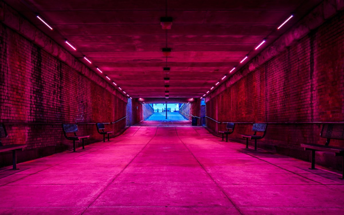 Замок из неоновой подсветки