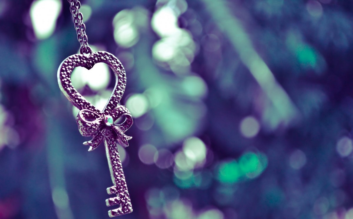 Ключик цветной красивый