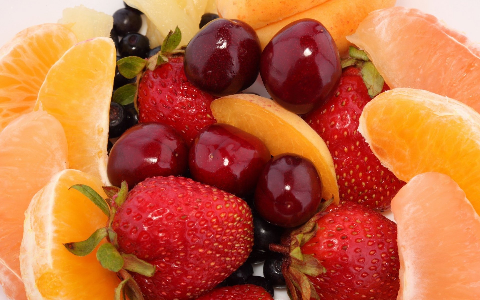 Фруктовый куда. Фрукты. Красивые фрукты. Вкусные фрукты и ягоды. Вкусные сочные фрукты.