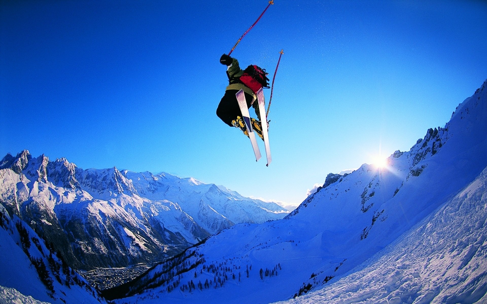 Фото skiing. Лыжник фрирайдер. Фрирайд горные лыжи. Красная Поляна горнолыжный курорт. Лыжи фрирайд фристайл.