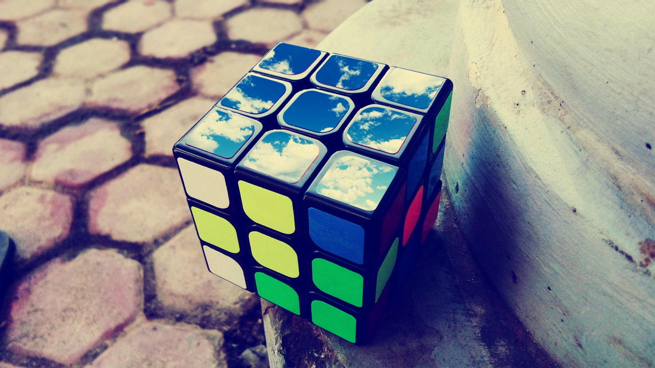 Блогеры кубики. Кубик. Кубик рубик. Кубик Рубика 3d. Кубик рубик арт.