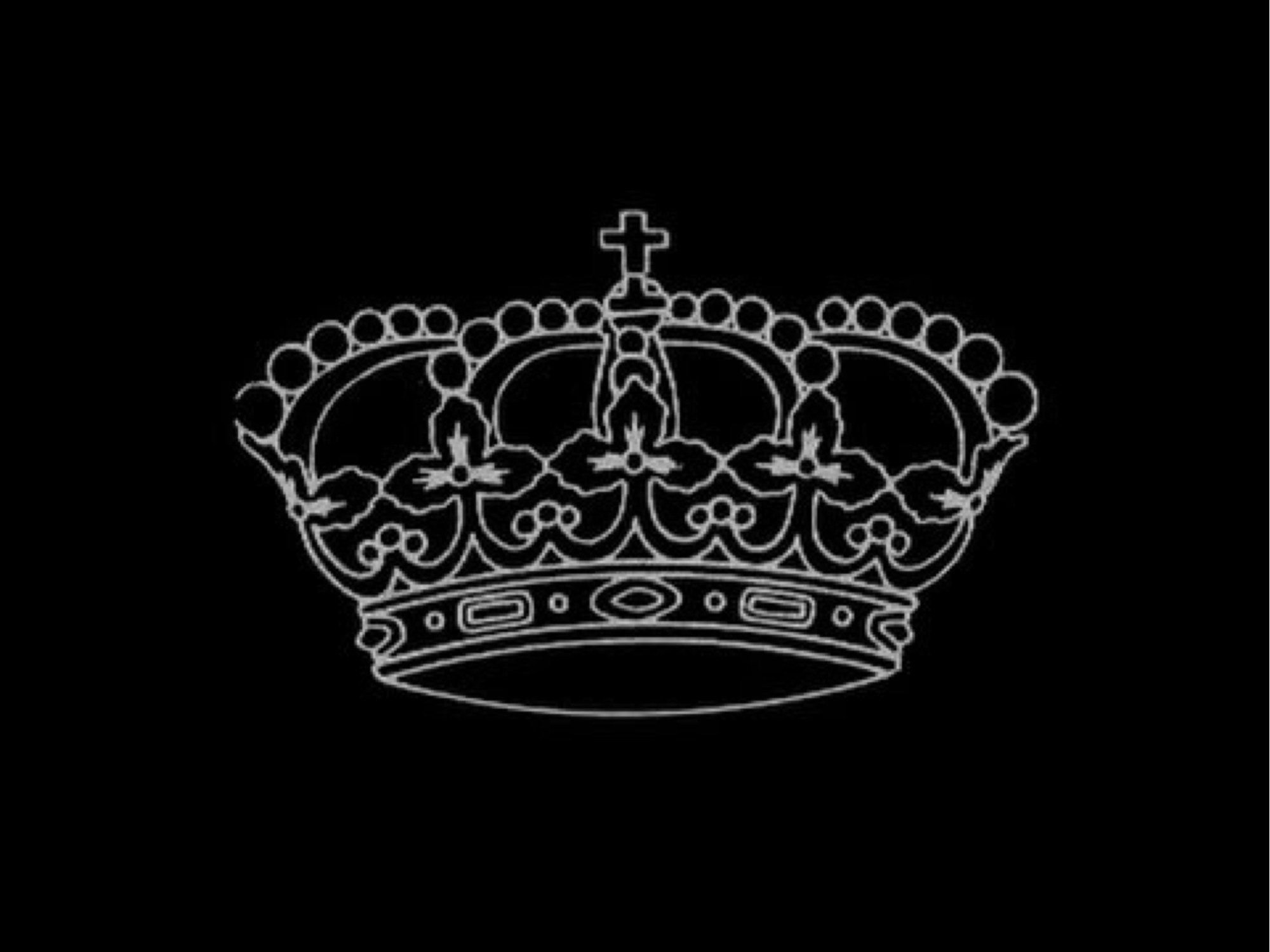 Корона на черном фоне. Корона черно белая. Корона на темном фоне. Белая корона на черном фоне.