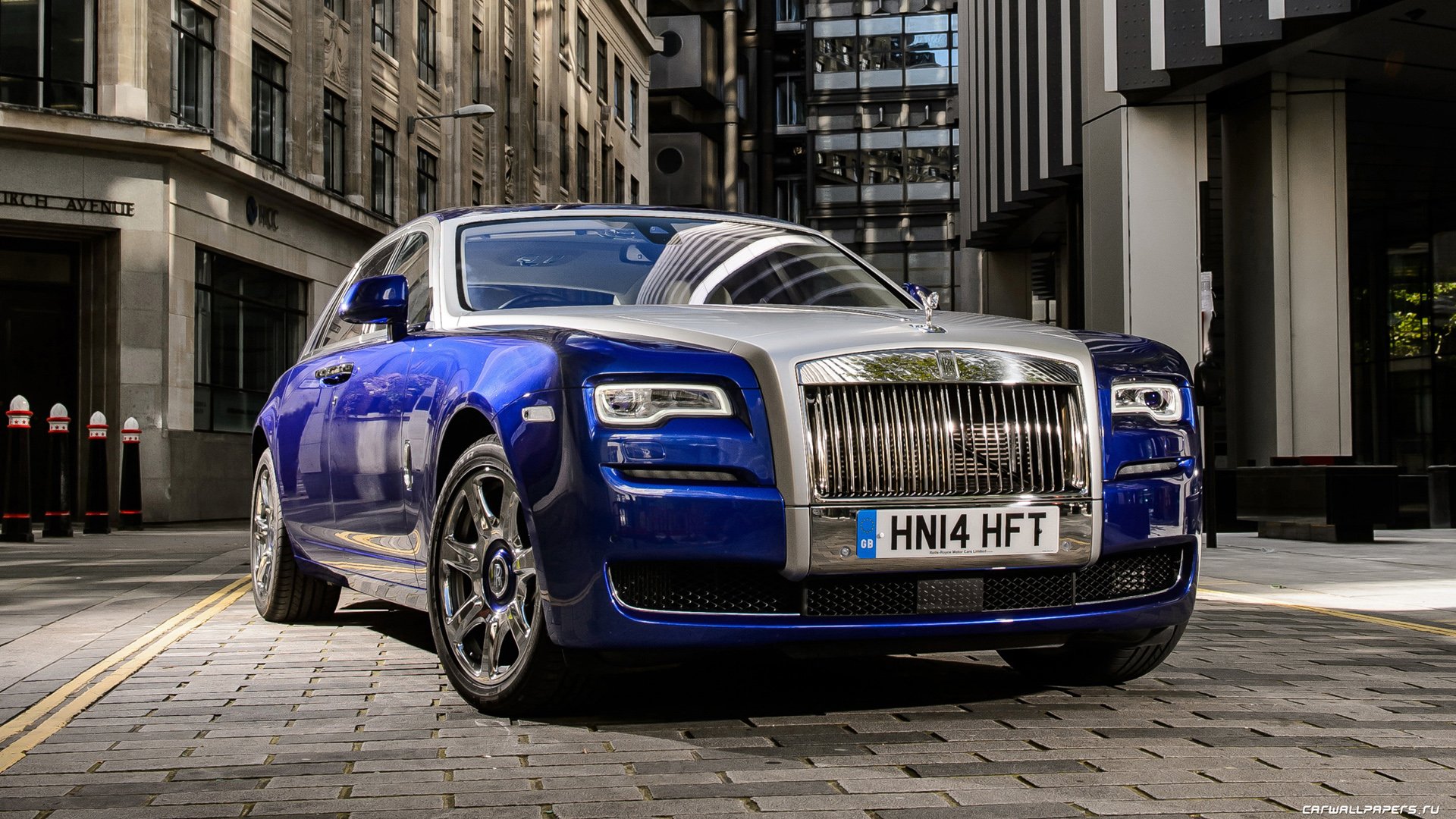 Роллс отзывы. Машина Роллс Ройс. Rolls Royce Ghost 2015. Rols Royals. Rolls Royce машина Rolls Royce.