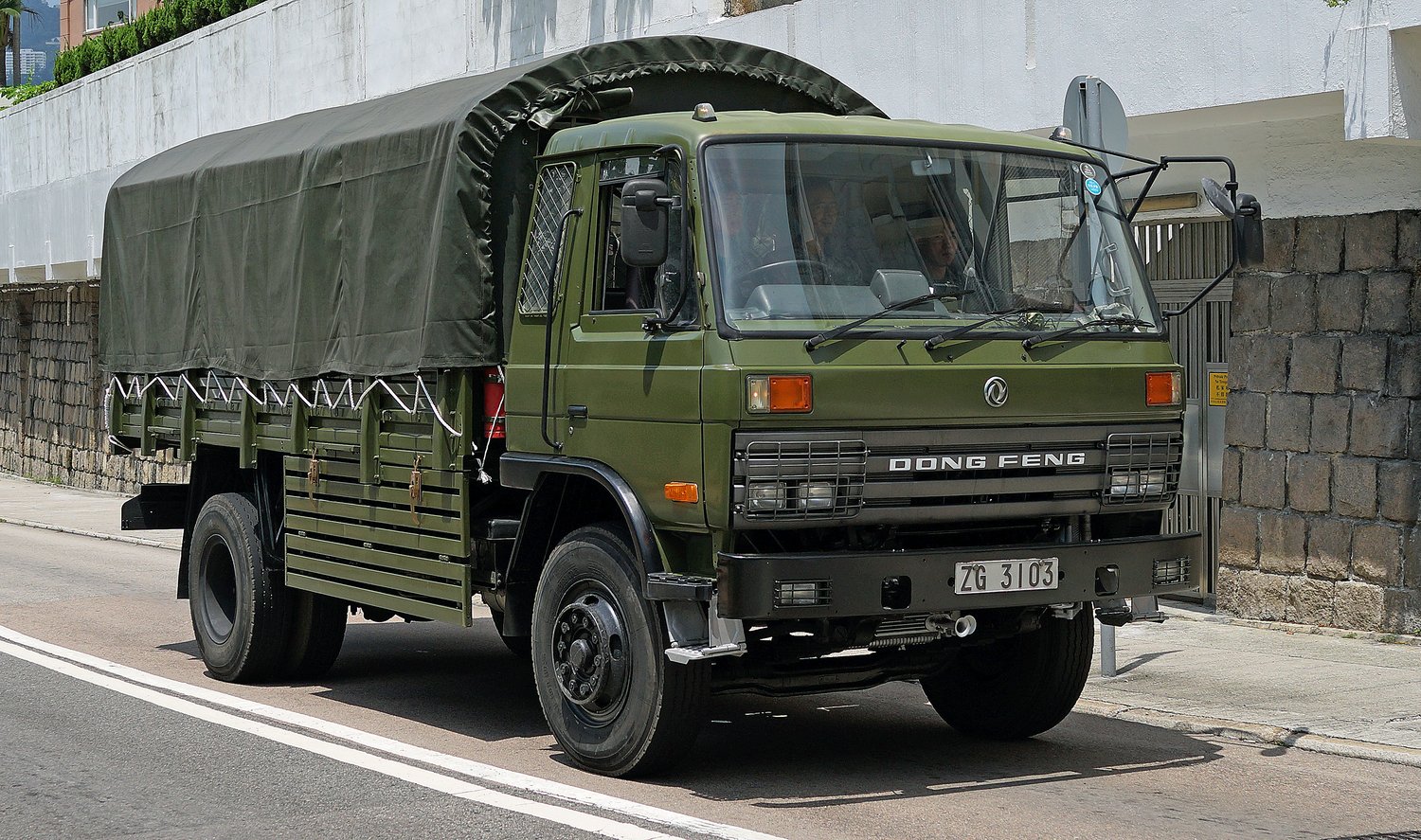 Донг Фенг армейский грузовик