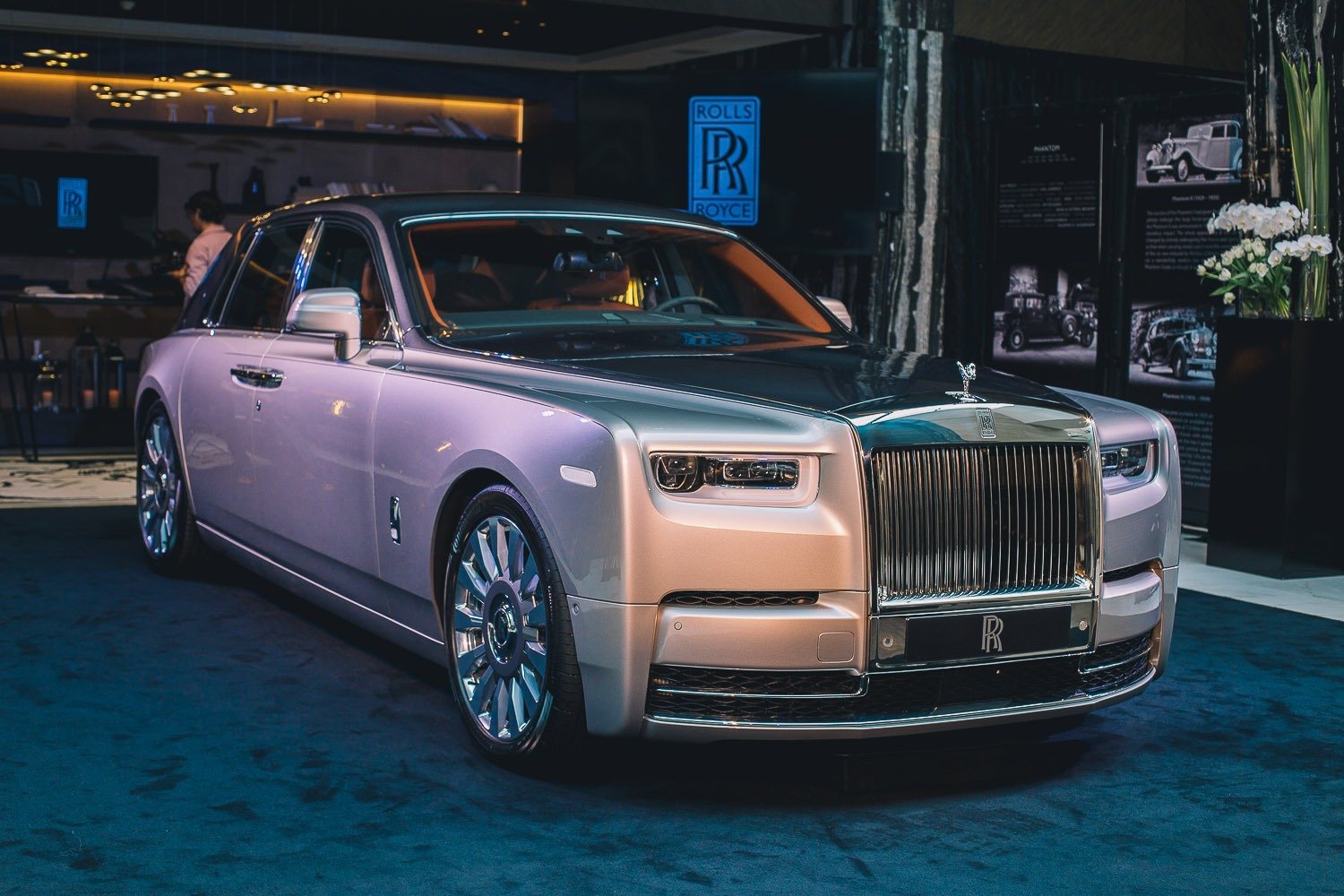 Новый rolls royce. Rolls Royce Phantom 2018. Роллс Ройс Фантом новый. Rolls Royce Phantom 2021. Rolls Royce Phantom 2020.