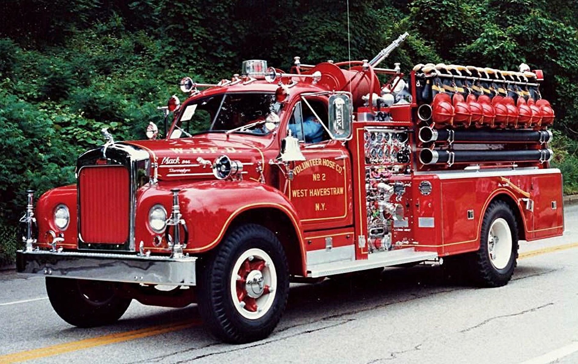 Пожарные автомобили делятся. Машина "Fire Truck" пожарная, 49450. ПНС пожарный автомобиль. АЦ-1.0-40 Isuzu пожарная техника. Пожарные автомобили США.
