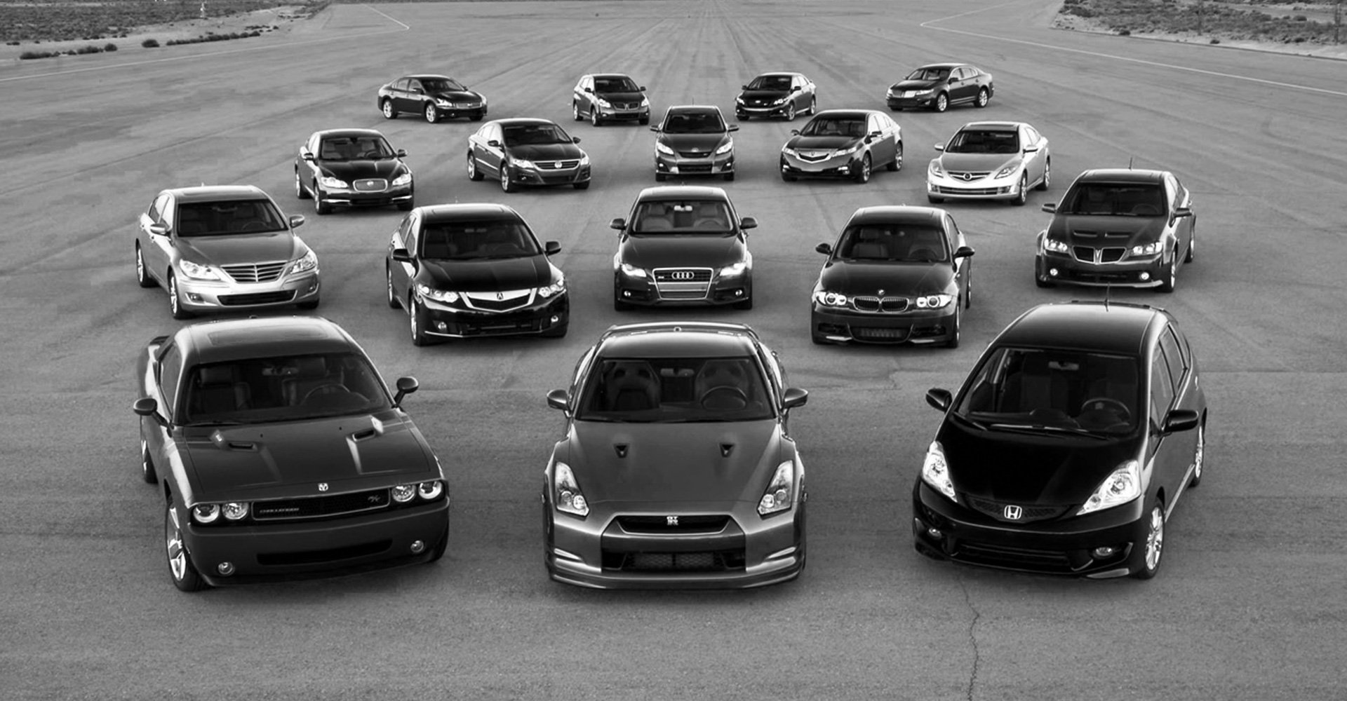 Группы про машины. Много автомобилей. Машины много машин. Много машин фон. Автомобили в ряд.