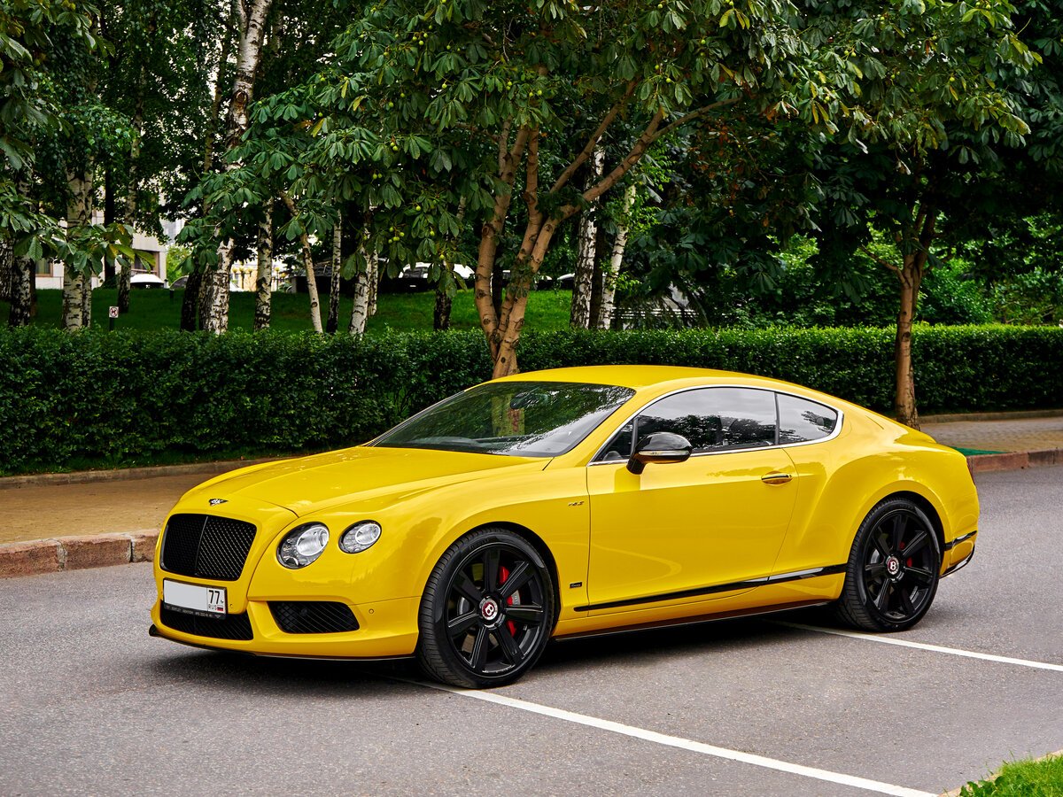 Желтая машина купить. Bentley Continental gt желтый. Бентли Континенталь ГТ желтая. Bentley Continental 2022 желтая. Желтая Бентли Континенталь 2020.