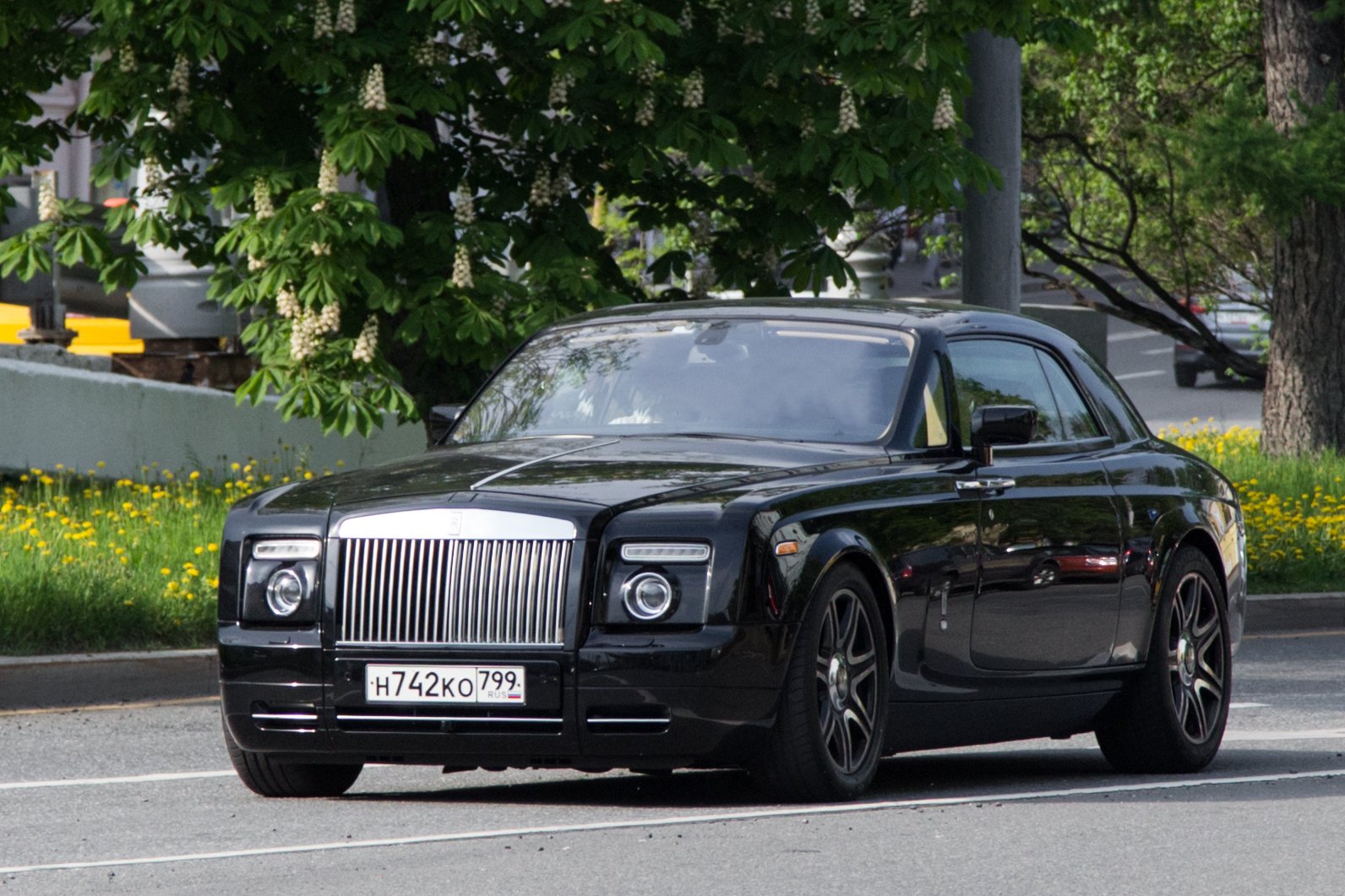 Роллс номер. Rolls Royce Phantom. Роллс Ройс 2008. Rolls Royce Phantom Москва. Rolls Royce Phantom 7.