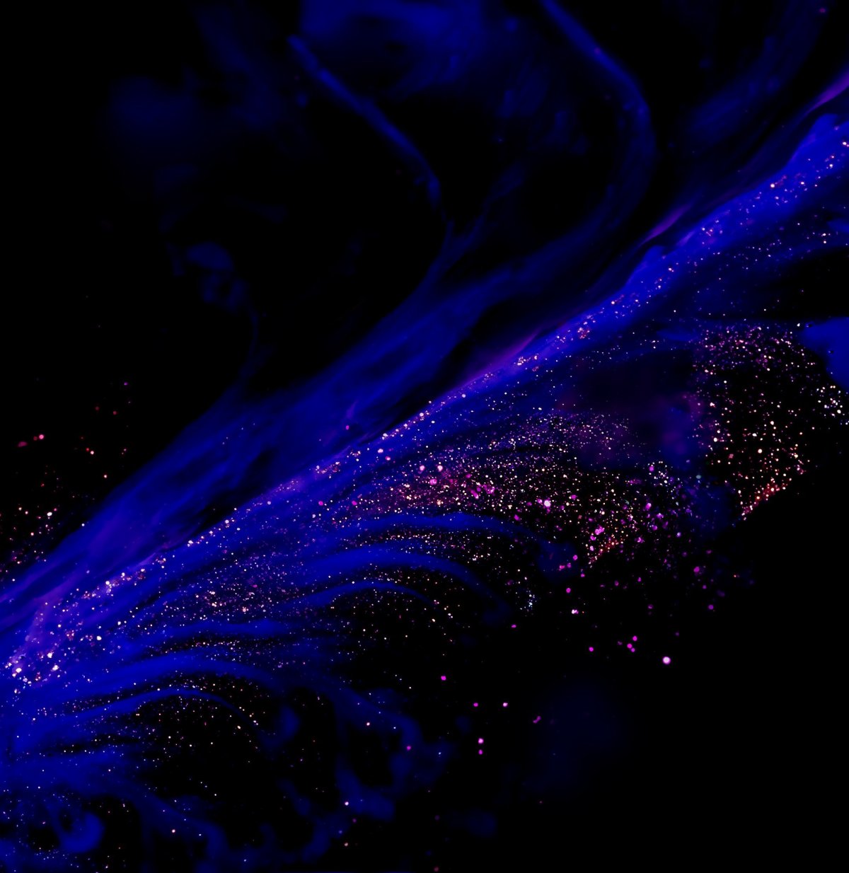 Темно синий