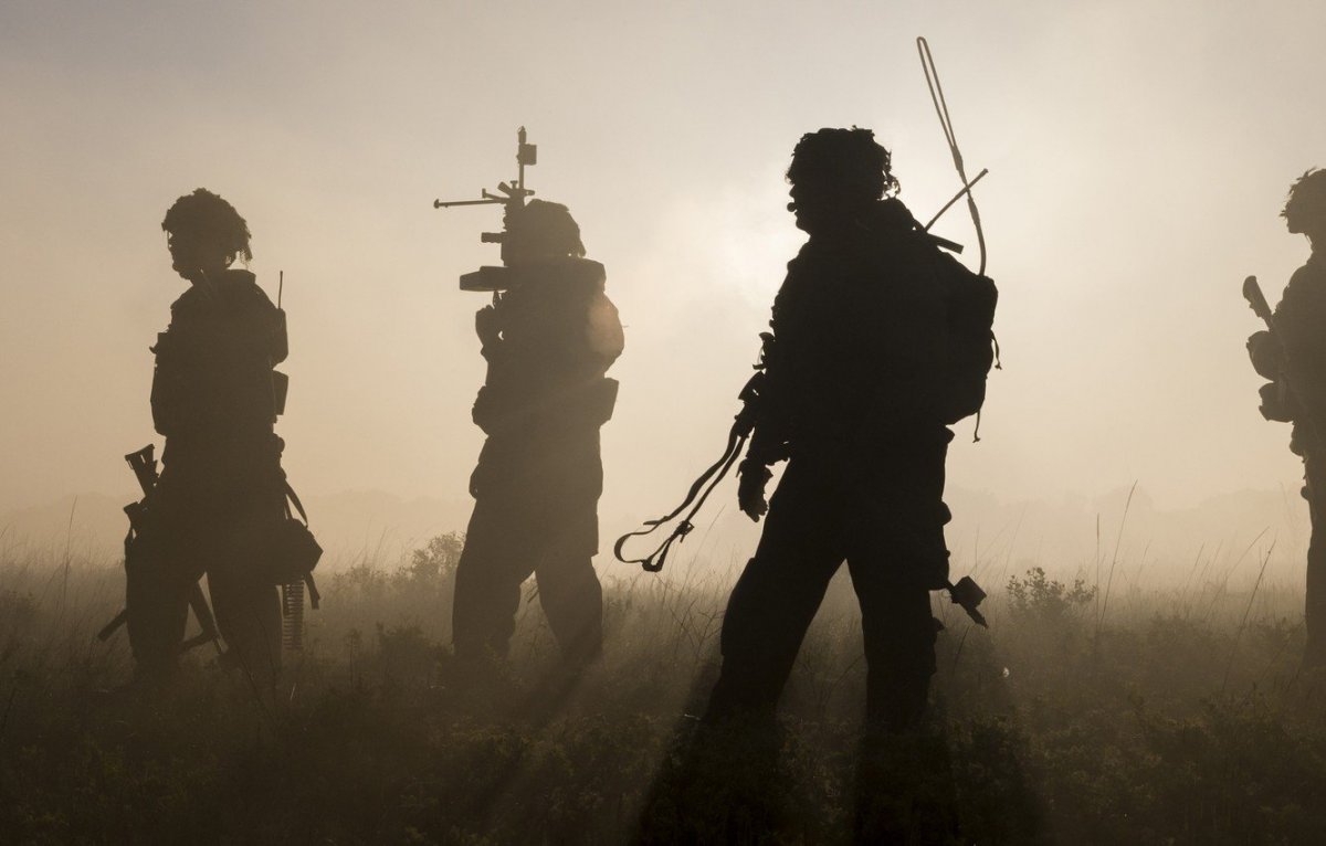 Девушка в фуражке