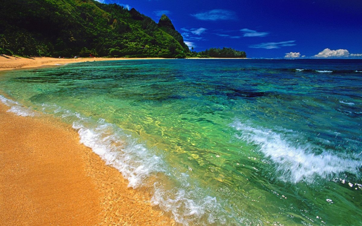 Белоснежный пляж