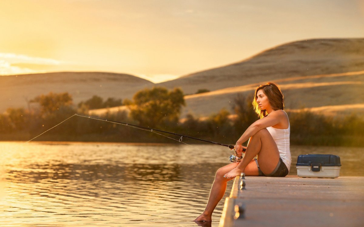 Девушка Рыбак