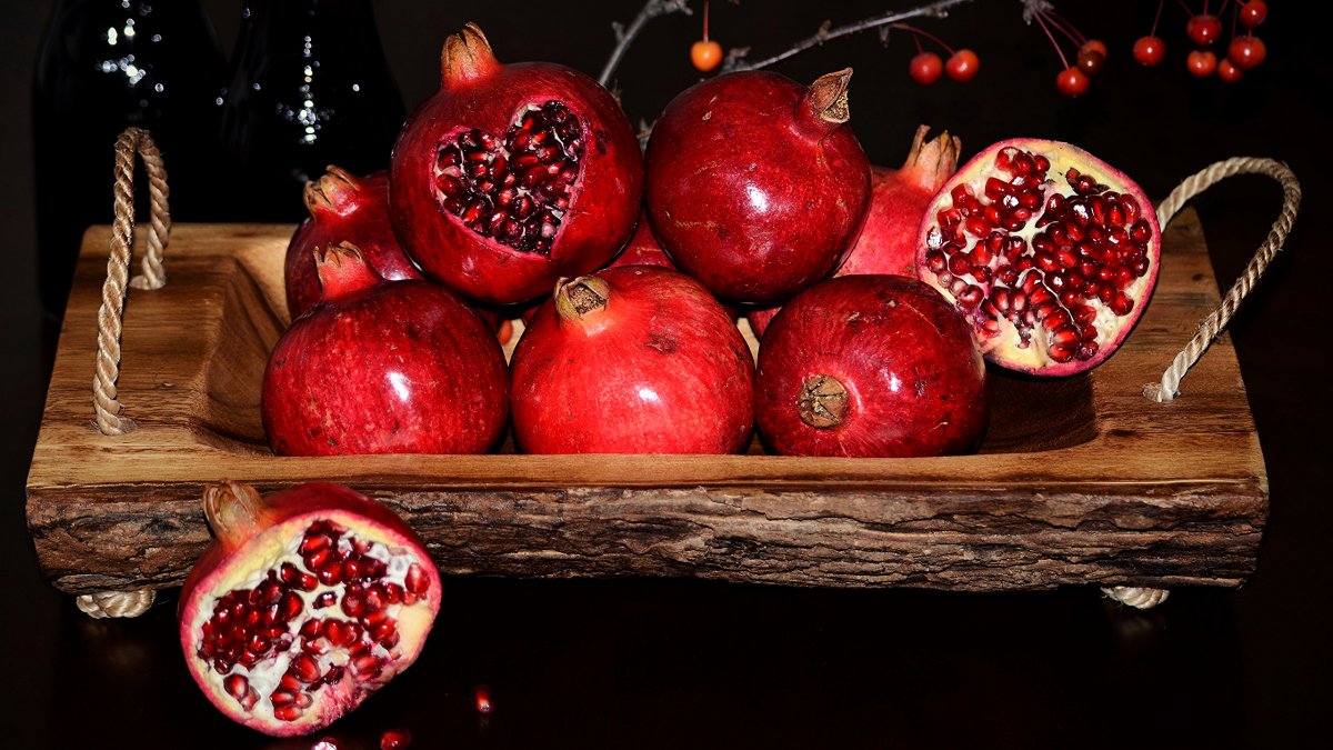 Красивый гранат