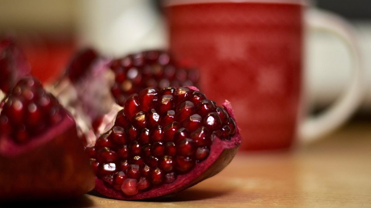 Гранаты фон