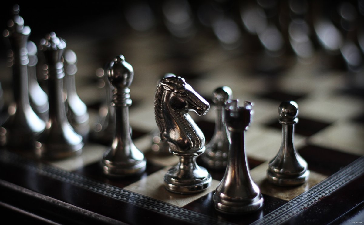 Шахматы на Светлом фоне