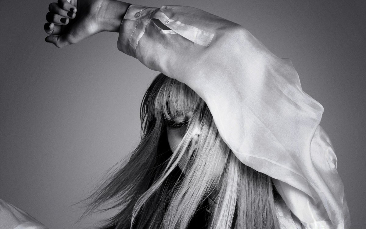 Грустная блондинка картинка