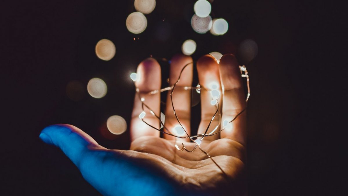 Свет в ладонях