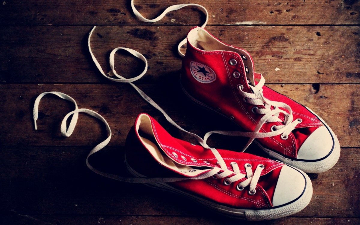 Красные кеды обои