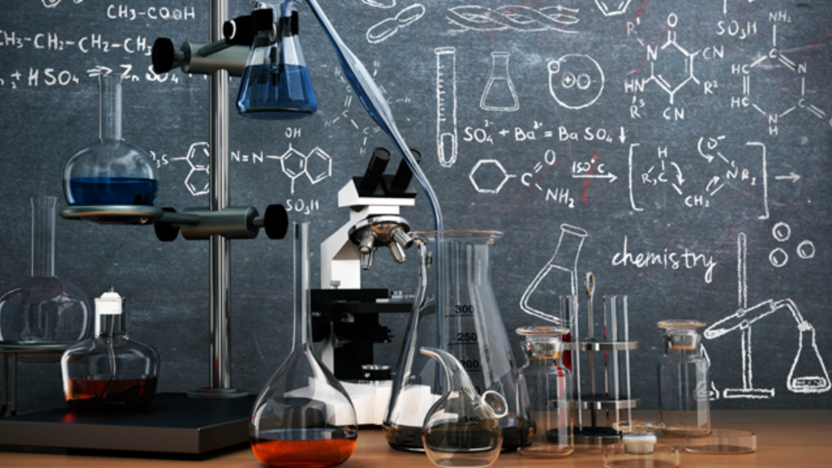 Доска с формулами