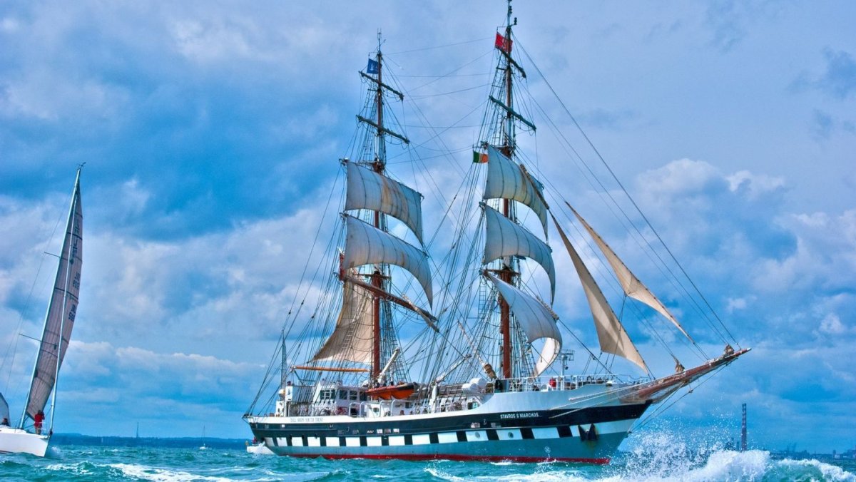 Парусник Фрегат яхта