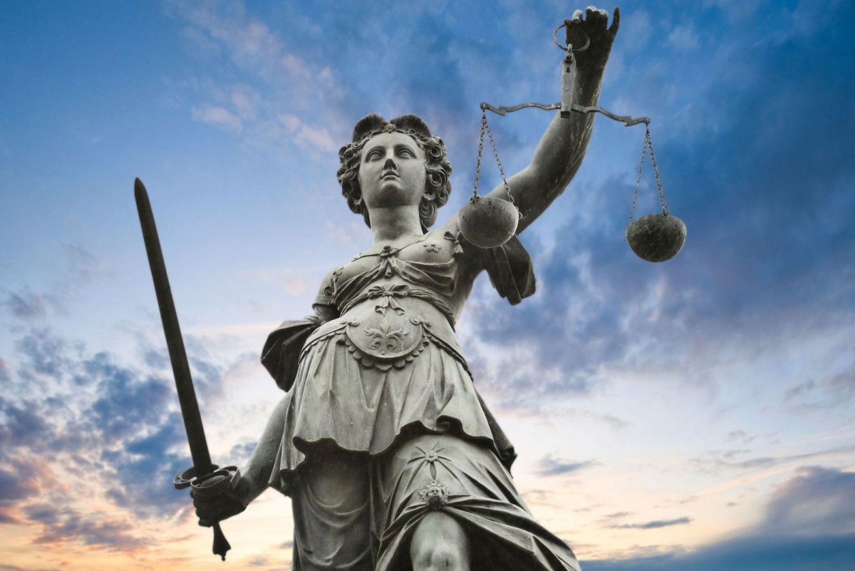 Фемида богиня правосудия памятник