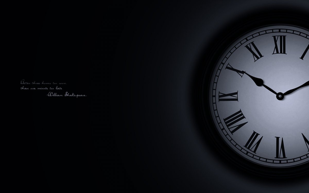 Часы на черном фоне