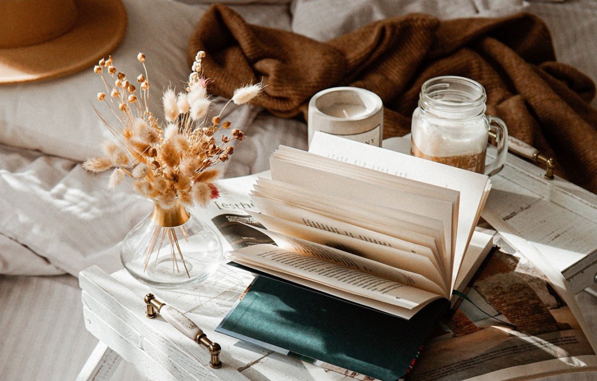 Стол «книга»