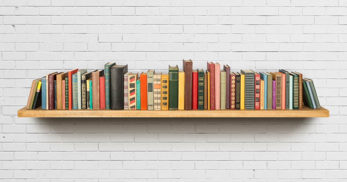 Охранник в библиотеке