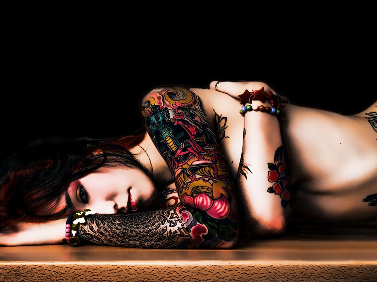 Обои на телефон тату