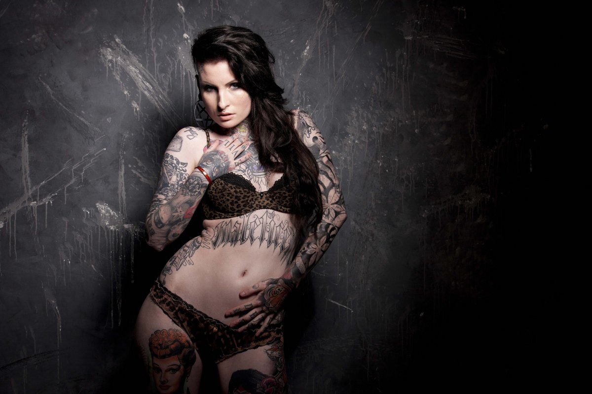 Татуированные ягодицы