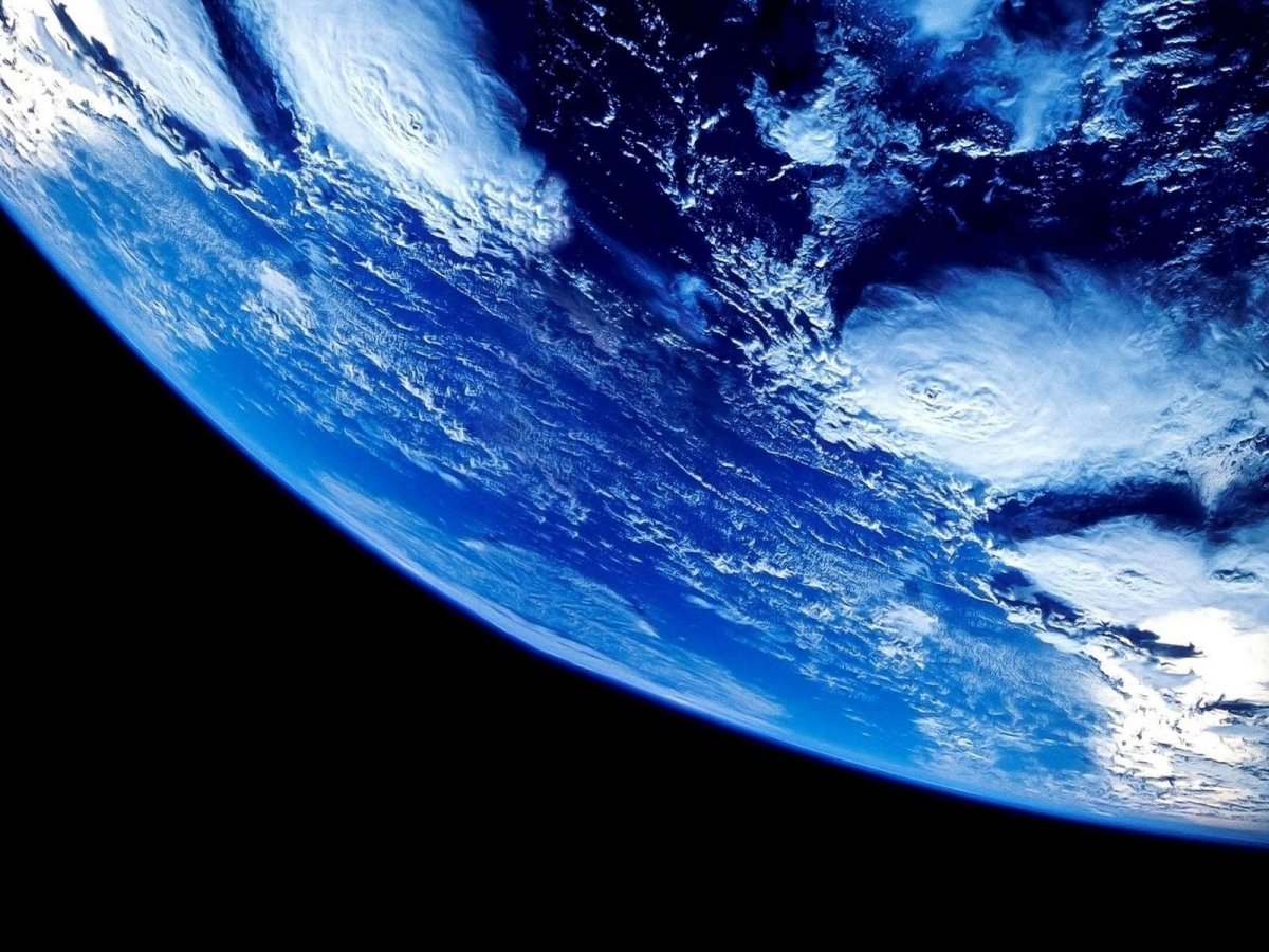 Земля давно