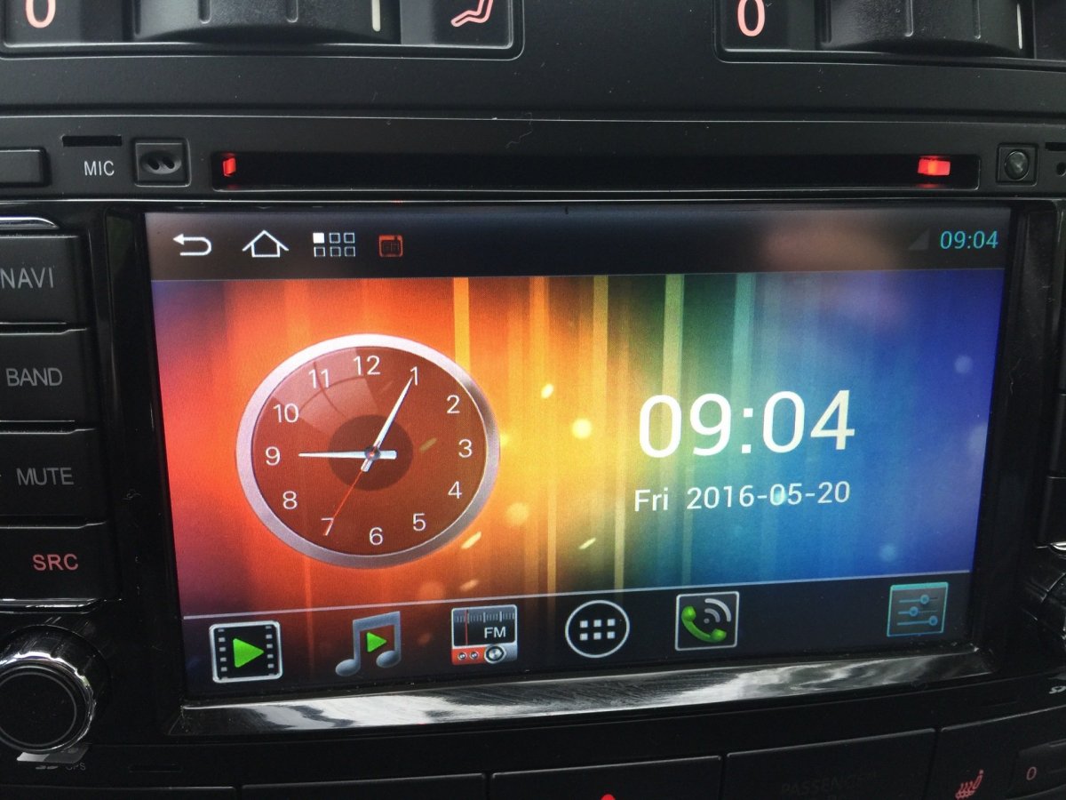 Китайская магнитола на андроиде Туарег