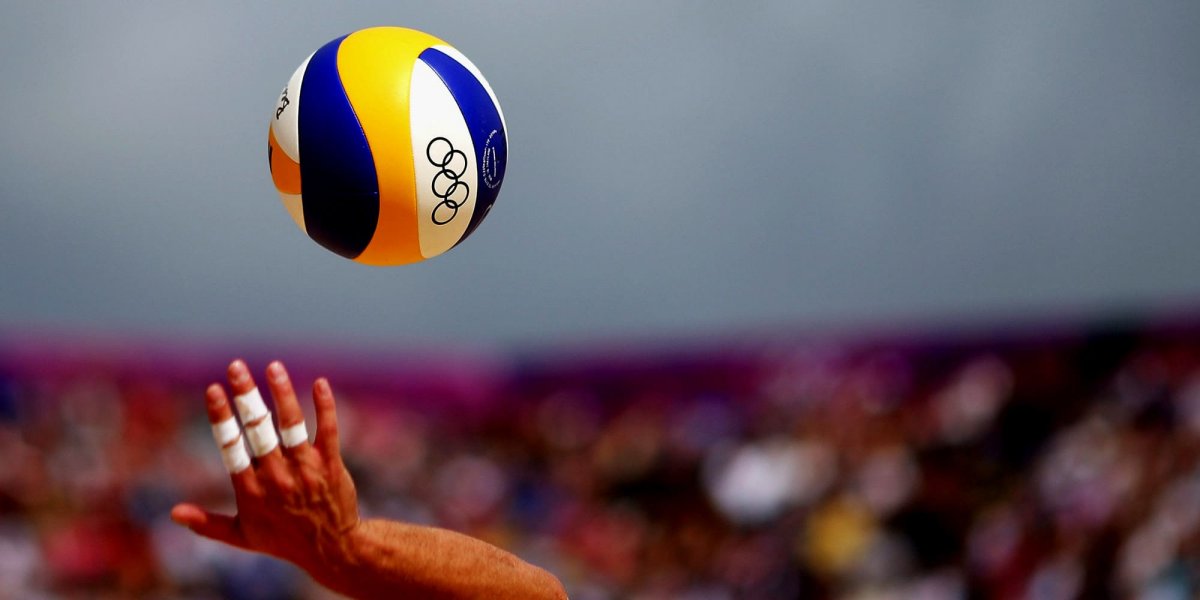 Волейбольный мяч в полете