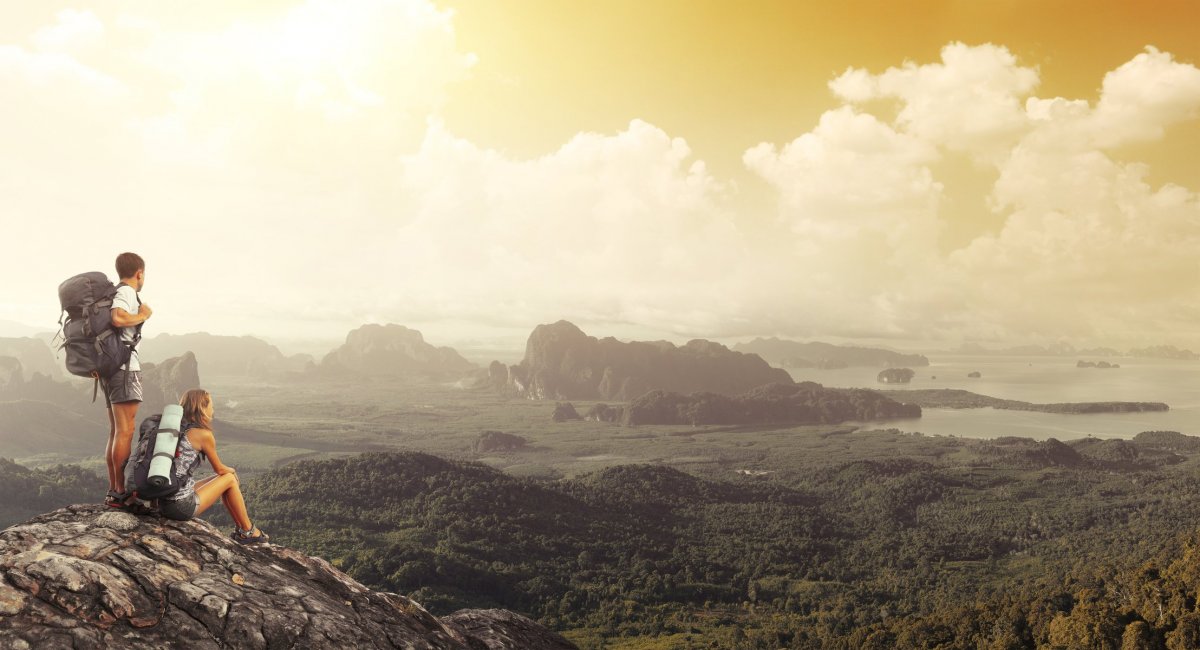 Турист на горе