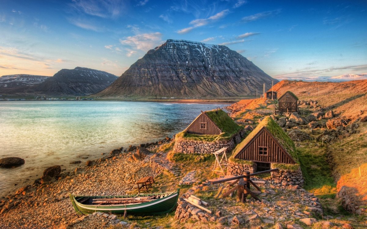 Исландия деревня в горах