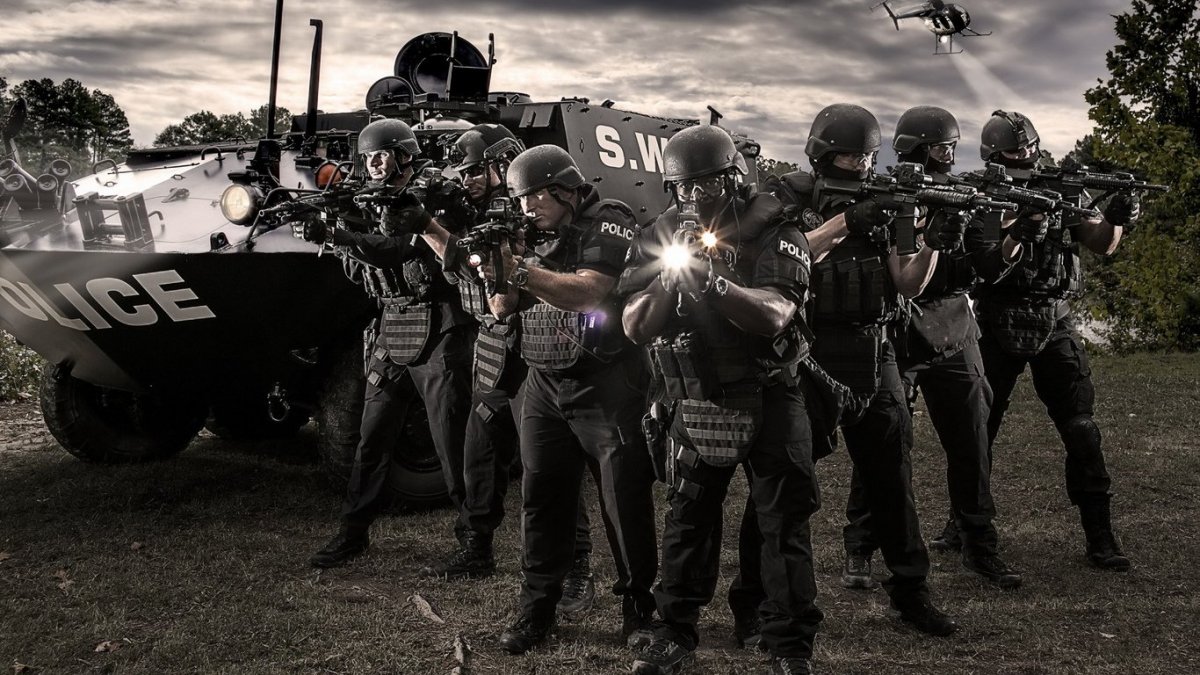 SWAT оружие