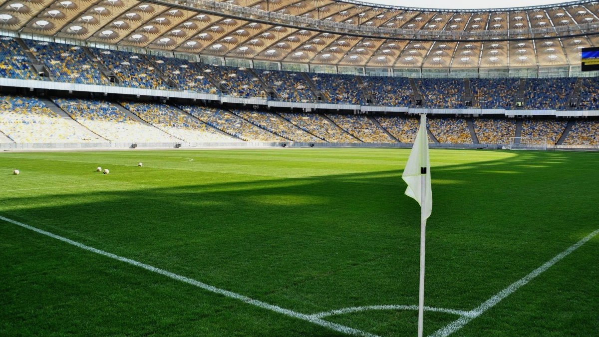 На футбольном стадионе