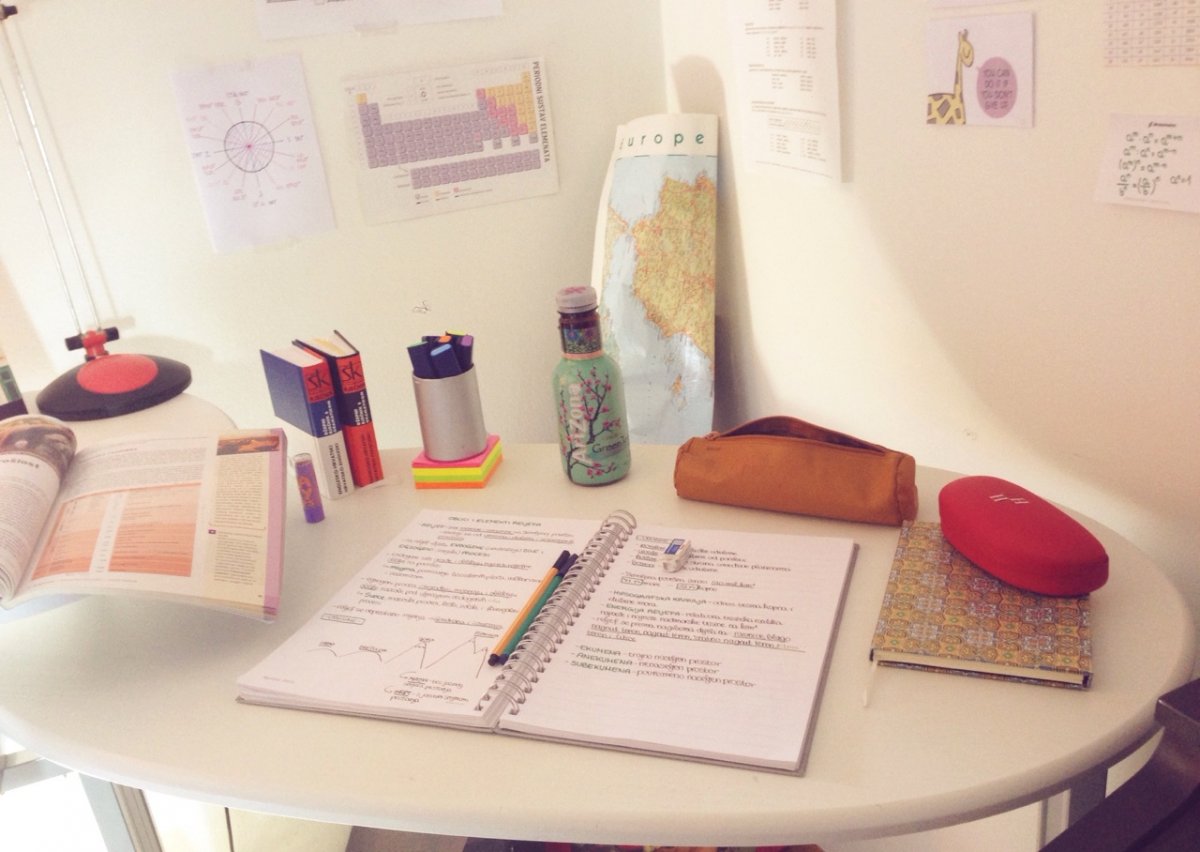 Рабочий стол для учебы