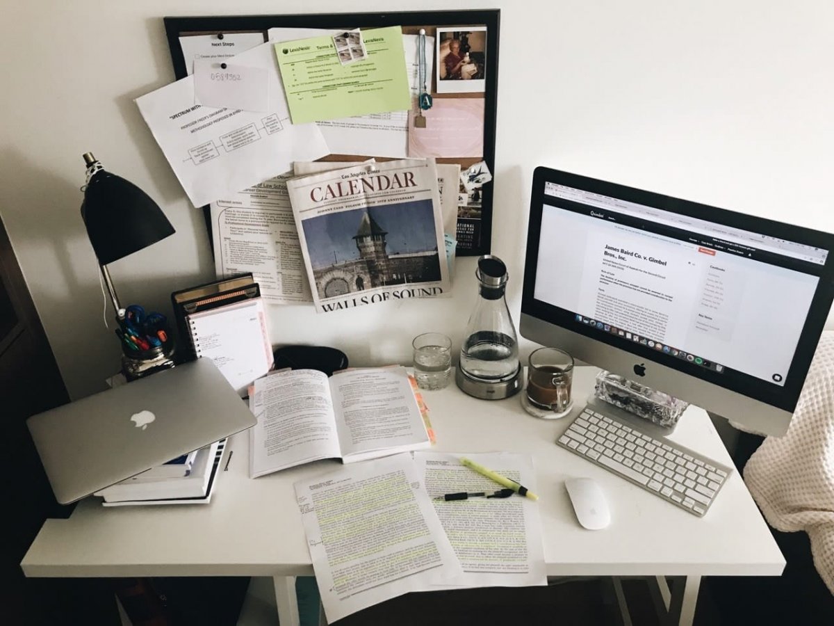 Эстетичный стол рабочий для учёбы