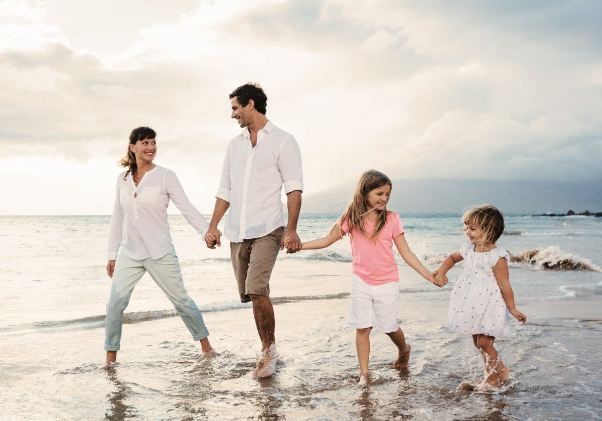 Мужчина с семьей