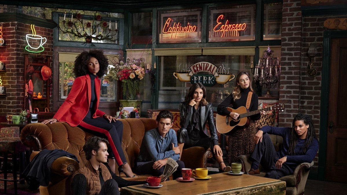 Друзья на диване в Central Perk