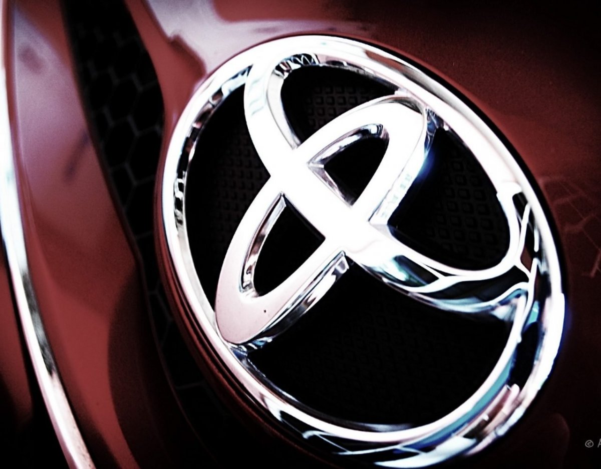 Красивый логотип Мазда