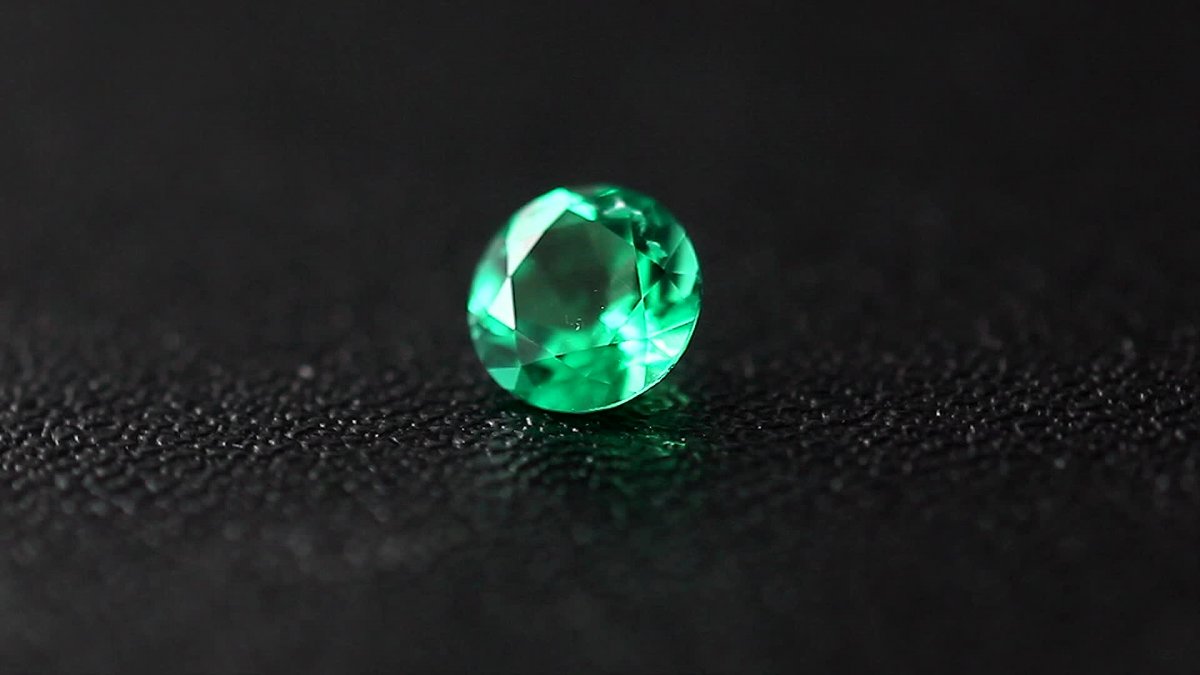 Изумрудный цвет малахит