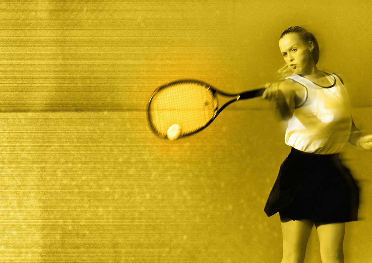 Девушка с ракеткой