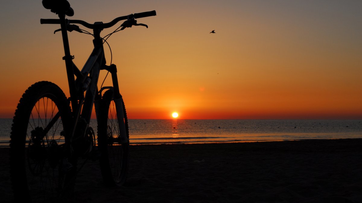 Велосипед на закате
