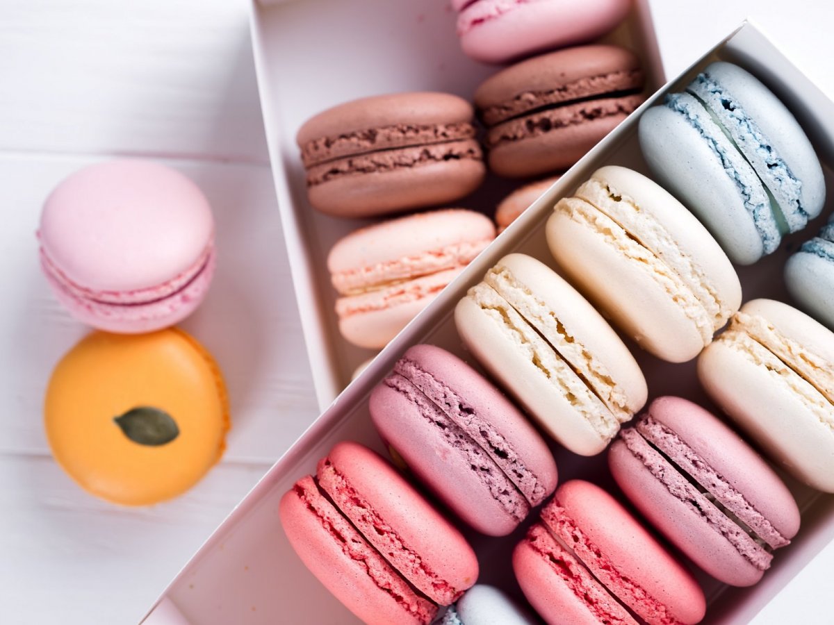 Сладости в пастельных тонах