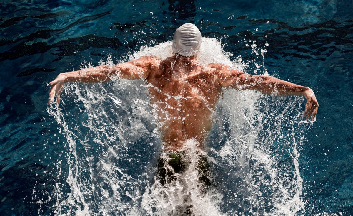 Пловец в океане